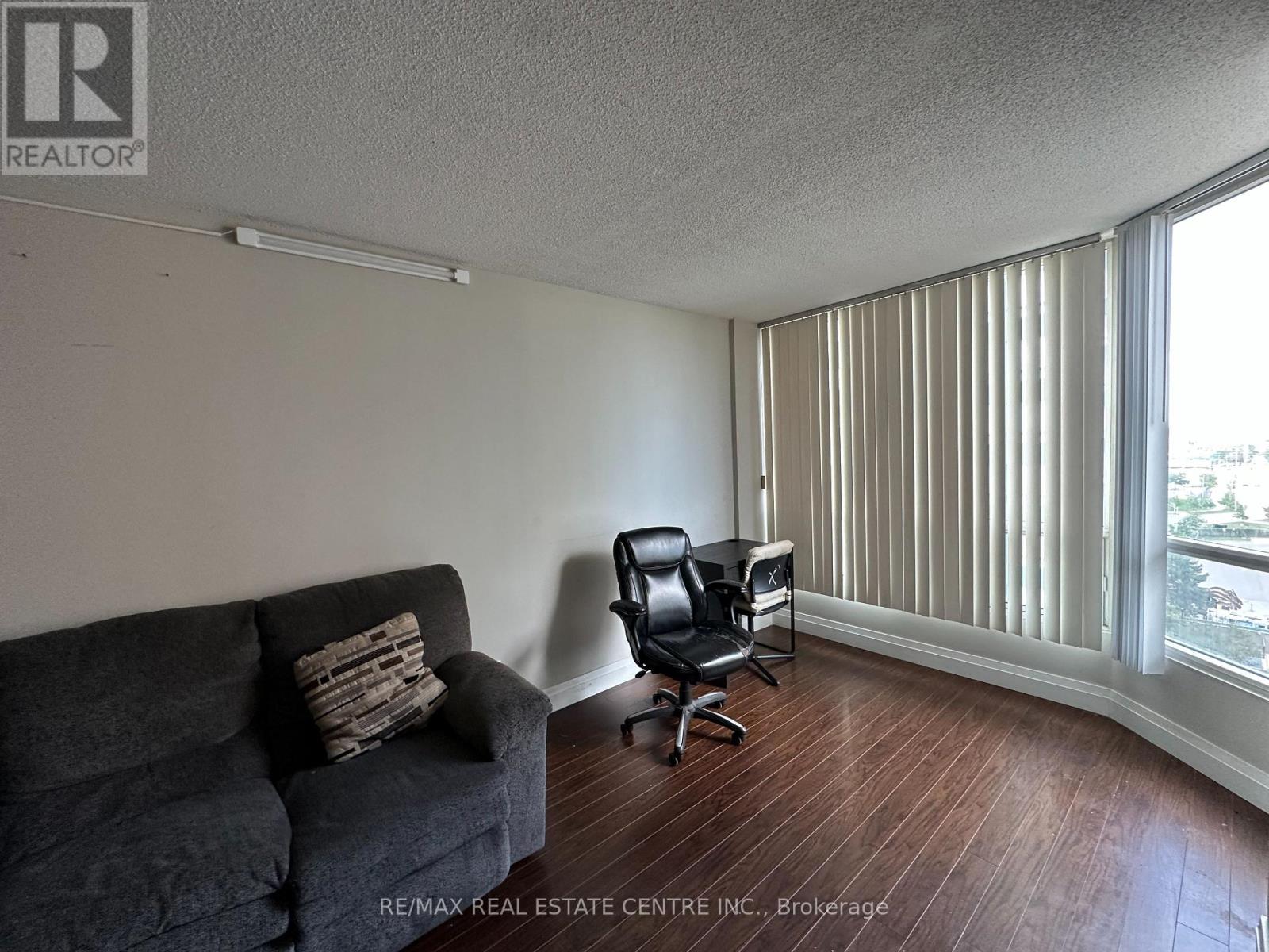 912 - 155 Hillcrest Avenue, Mississauga, Ontario  L5B 3Z2 - Photo 6 - W13707728
