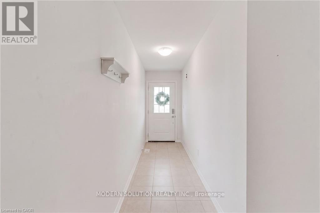 157 Juneberry Road, Thorold, Ontario  L2V 0H9 - Photo 6 - X13707536