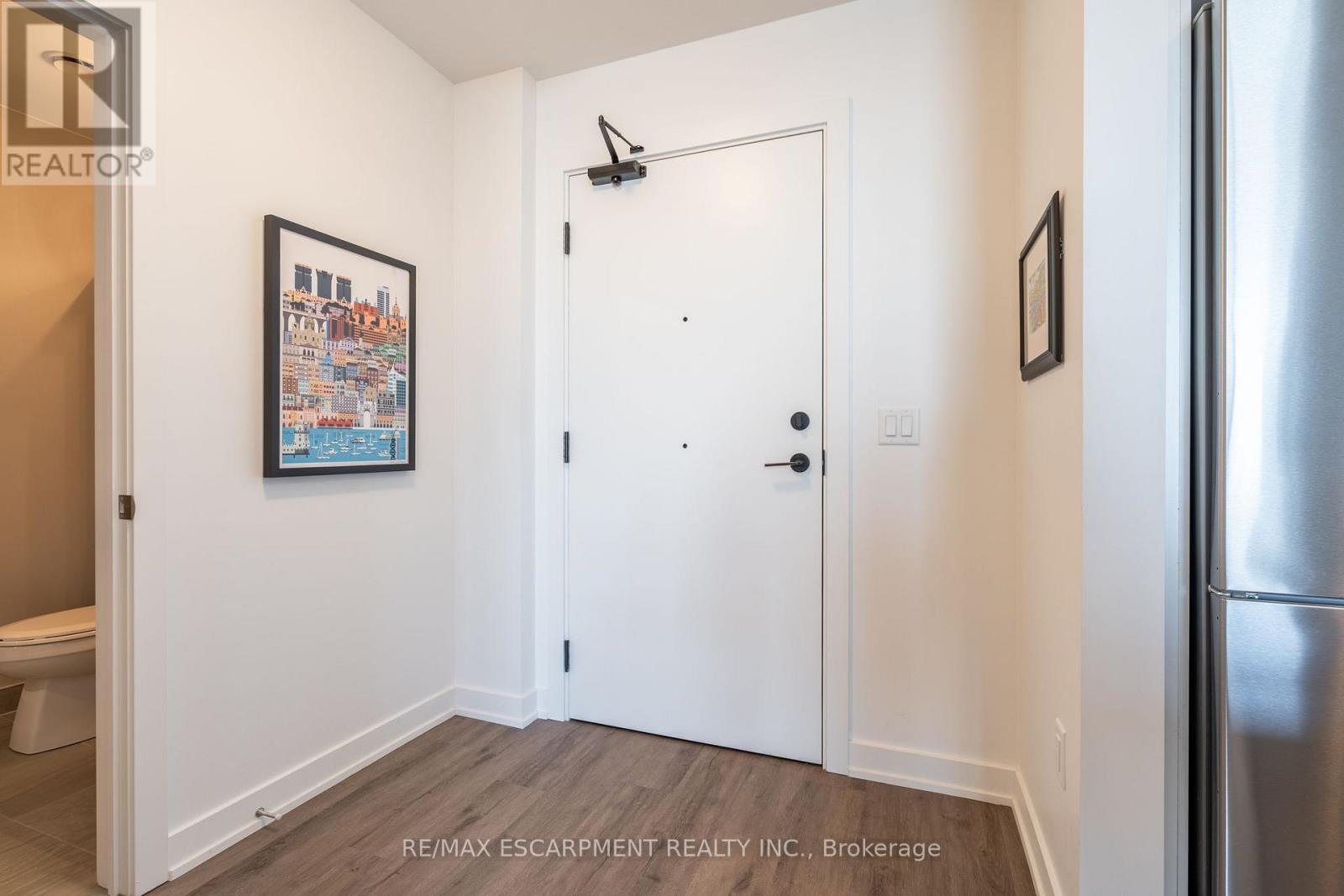 613 - 600 North Service Road, Hamilton, Ontario  L8E 0L2 - Photo 5 - X13707590