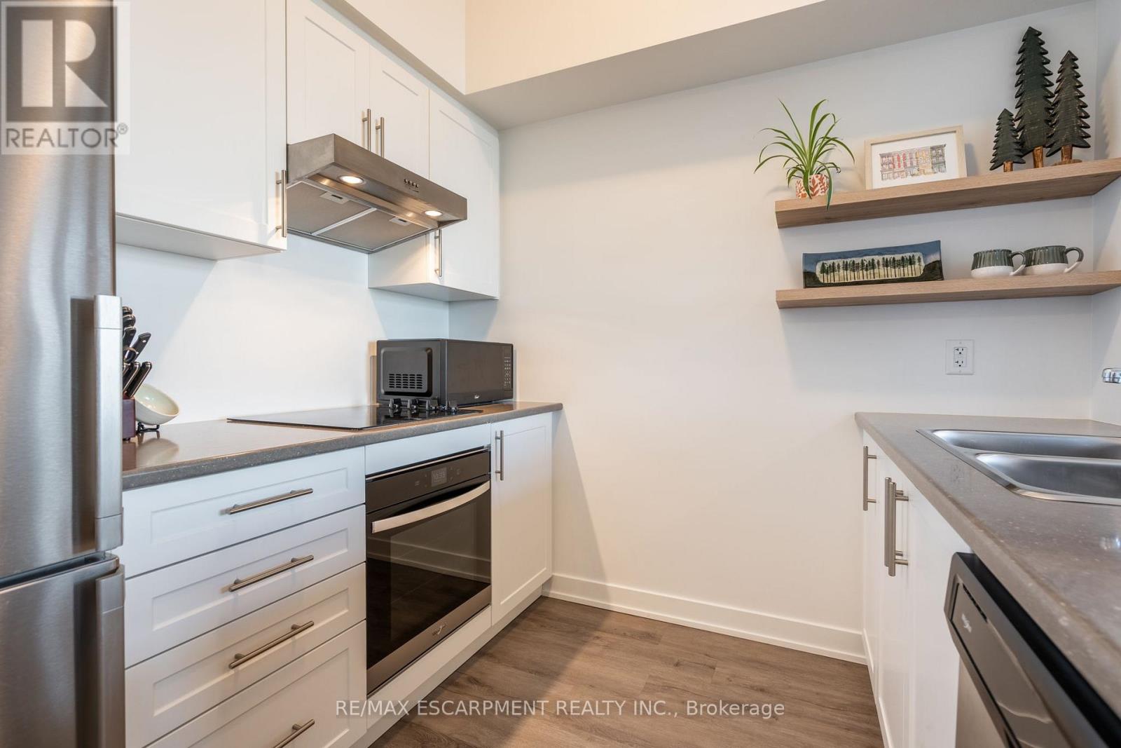613 - 600 North Service Road, Hamilton, Ontario  L8E 0L2 - Photo 8 - X13707590