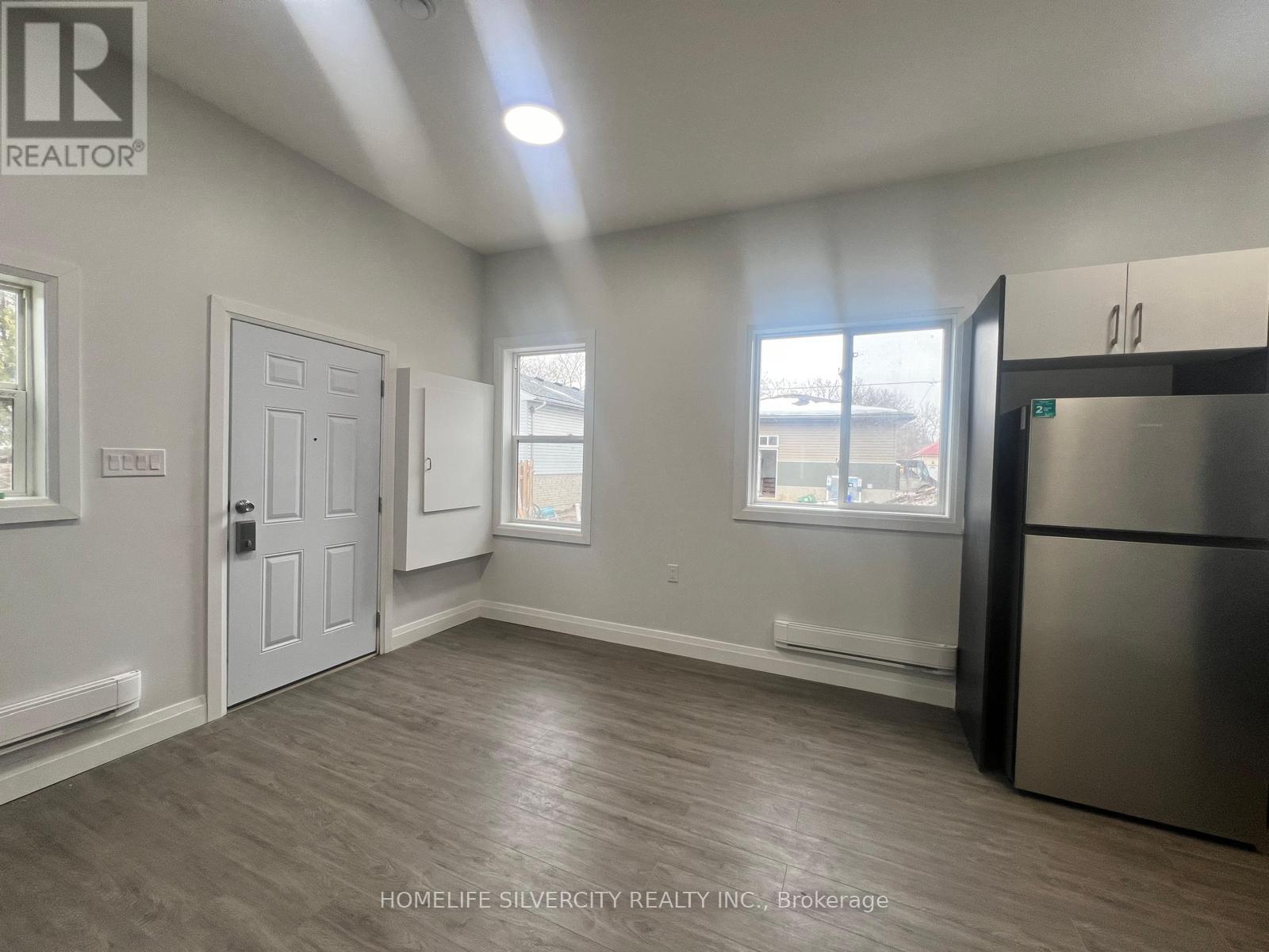 221 Emerson Avenue S, London South, Ontario  N5V 3L5 - Photo 10 - X13707684