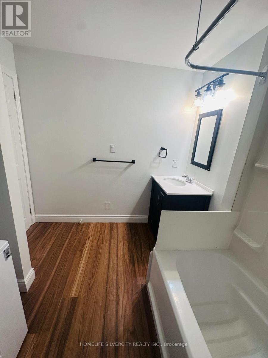 221 Emerson Avenue S, London South, Ontario  N5V 3L5 - Photo 20 - X13707684