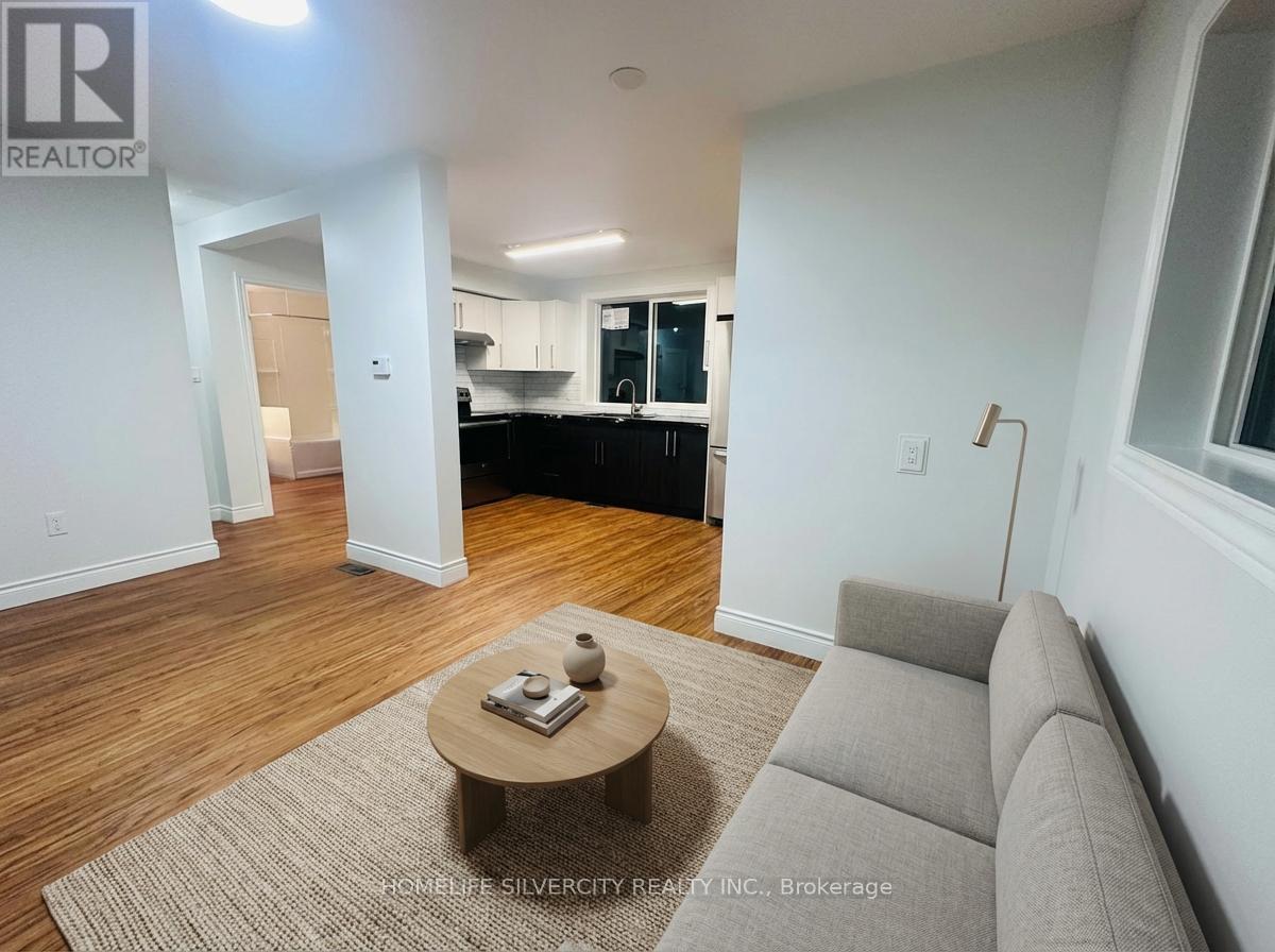 221 Emerson Avenue S, London South, Ontario  N5V 3L5 - Photo 4 - X13707684