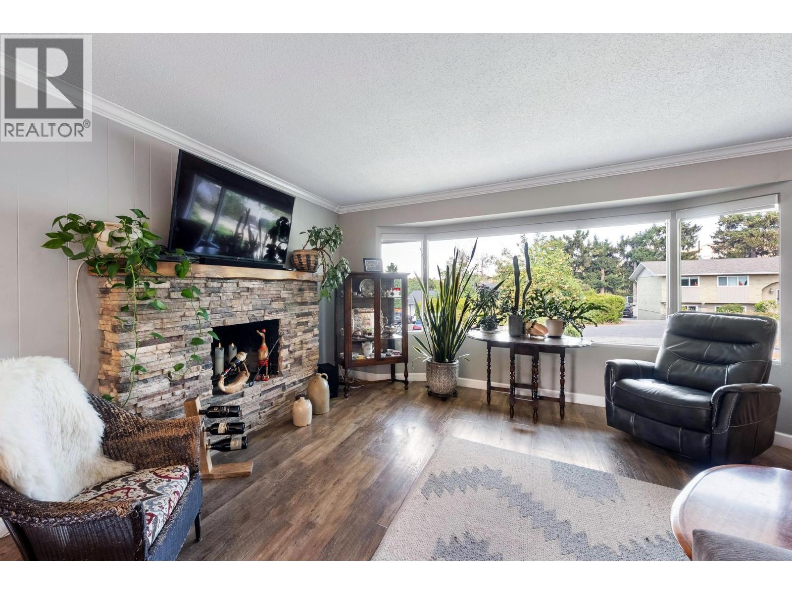 12300 Ormsby Drive, Coldstream, British Columbia  V1B 1H8 - Photo 10 - 10397814