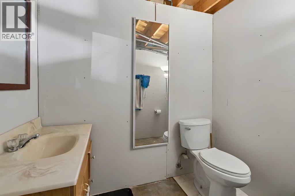 2524 106 Avenue Sw, Calgary, Alberta  T2W 2H9 - Photo 15 - A2335293