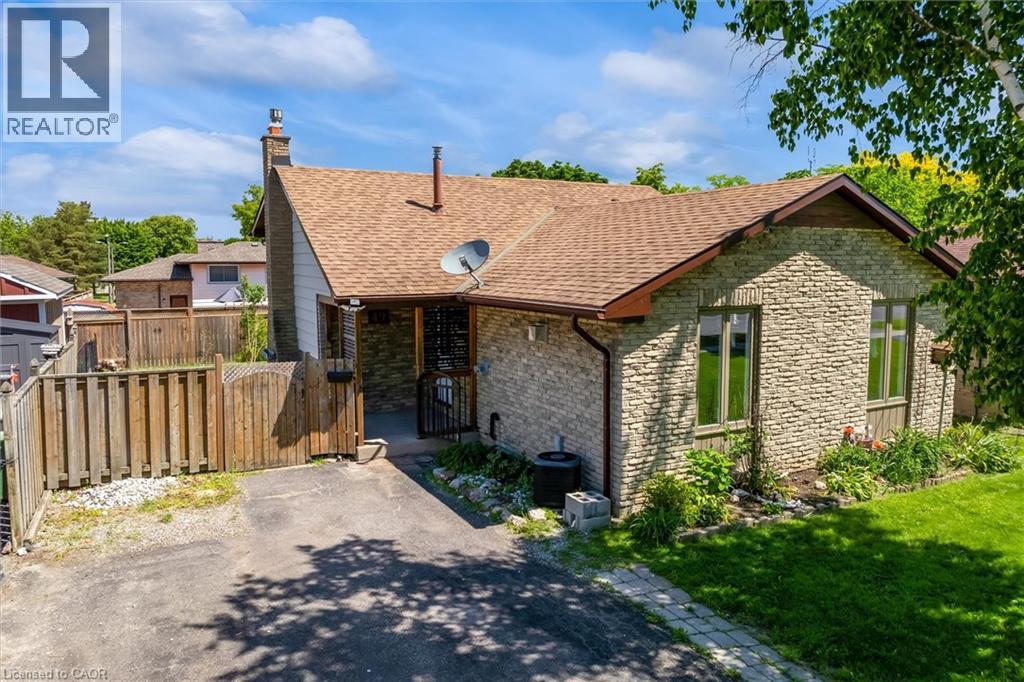 49 Grove Avenue, St. Catharines, Ontario  L2P 1C9 - Photo 2 - 40847089