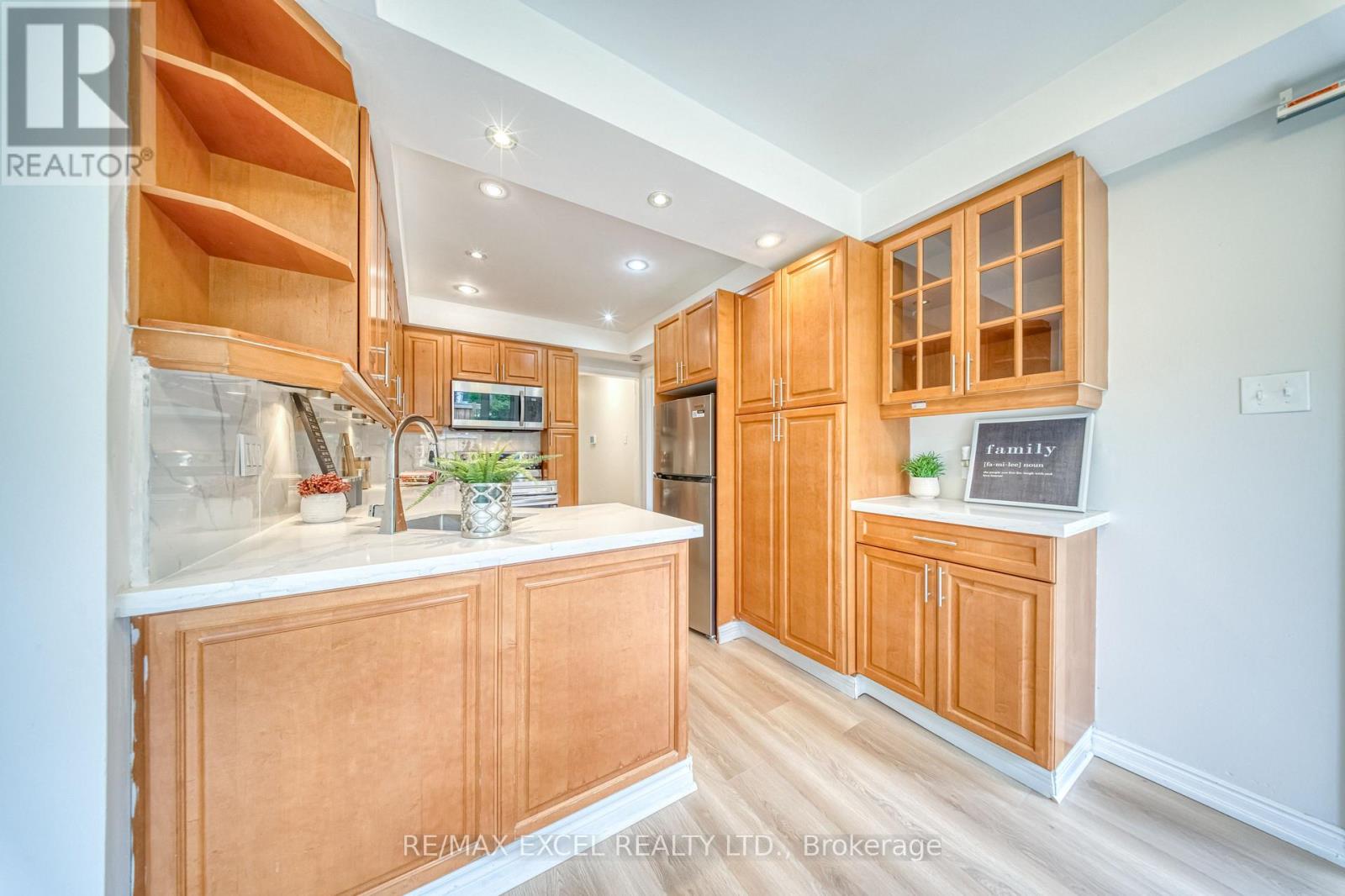 1019 Rouge Valley Drive, Pickering, Ontario  L1V 4N8 - Photo 15 - E13701892