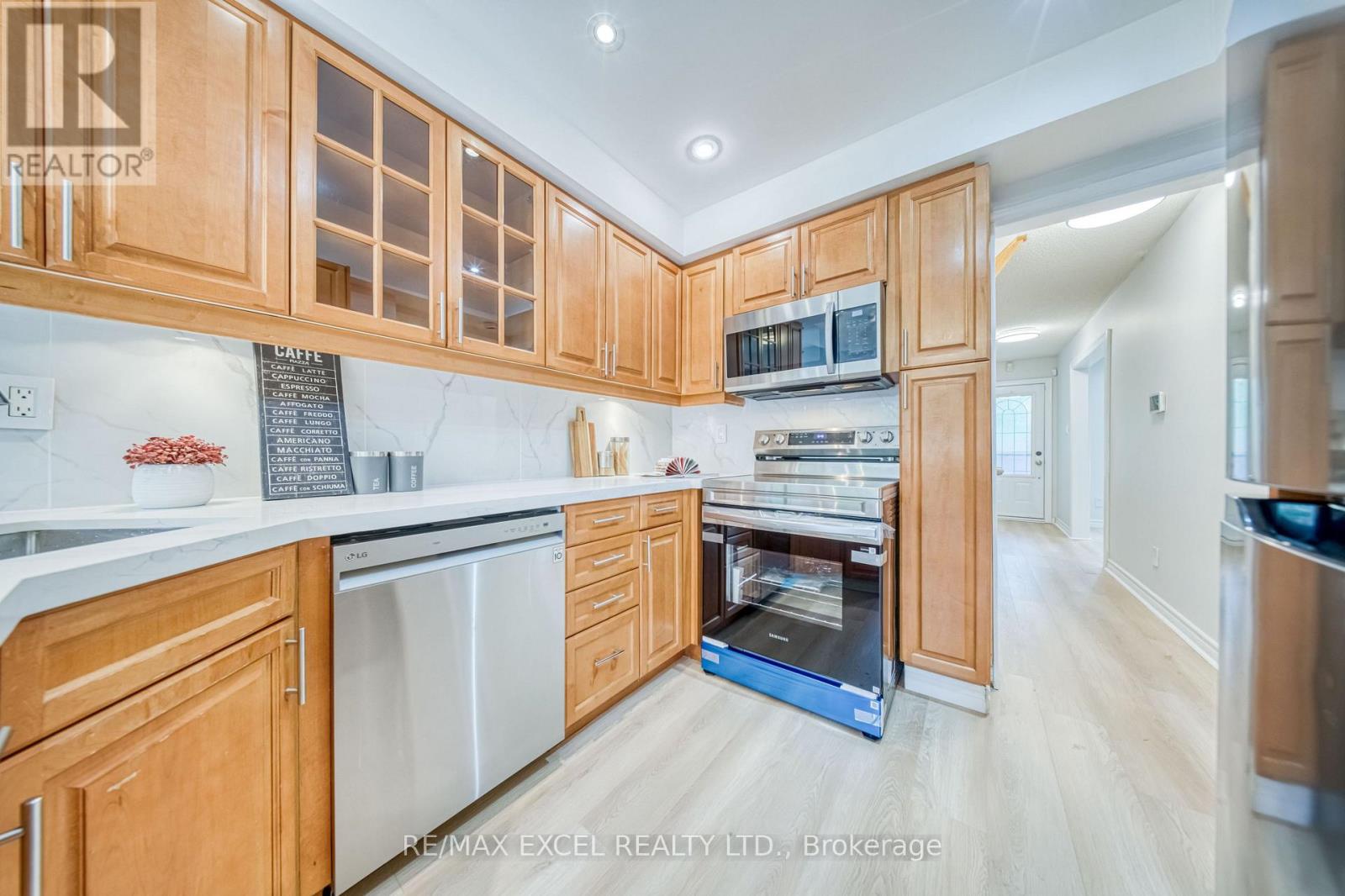 1019 Rouge Valley Drive, Pickering, Ontario  L1V 4N8 - Photo 12 - E13701892