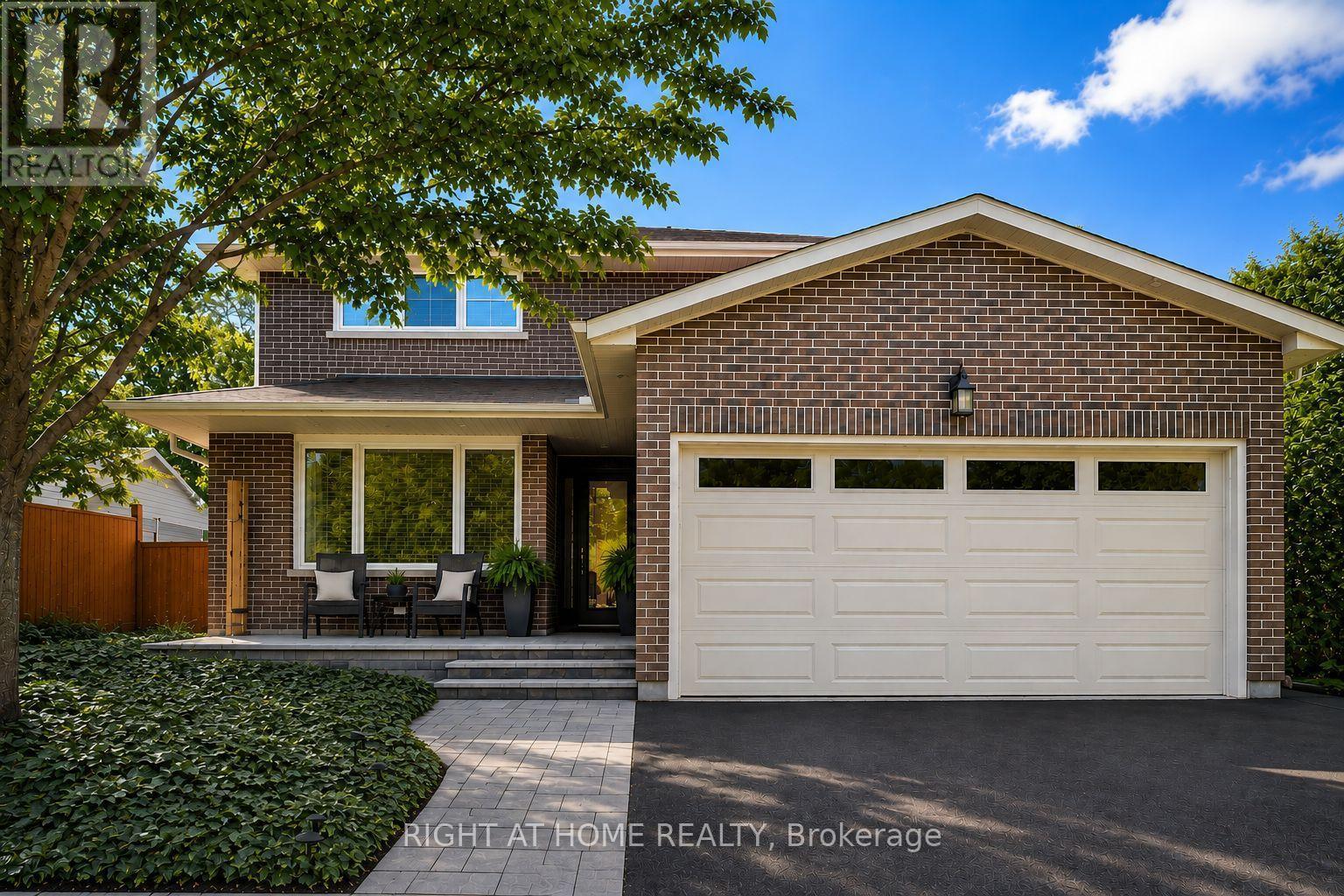 54 London Road, Newmarket, Ontario  L3Y 6A2 - Photo 2 - N13485956