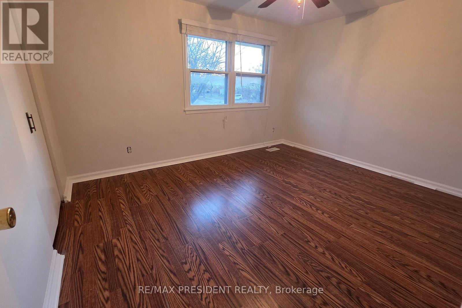 564 Brookhaven Crescent, Waterloo, Ontario  N2L 4R7 - Photo 17 - X13707380