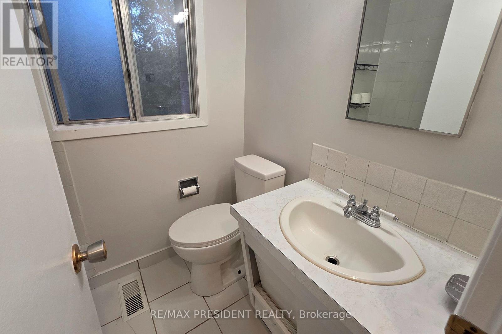 564 Brookhaven Crescent, Waterloo, Ontario  N2L 4R7 - Photo 24 - X13707380
