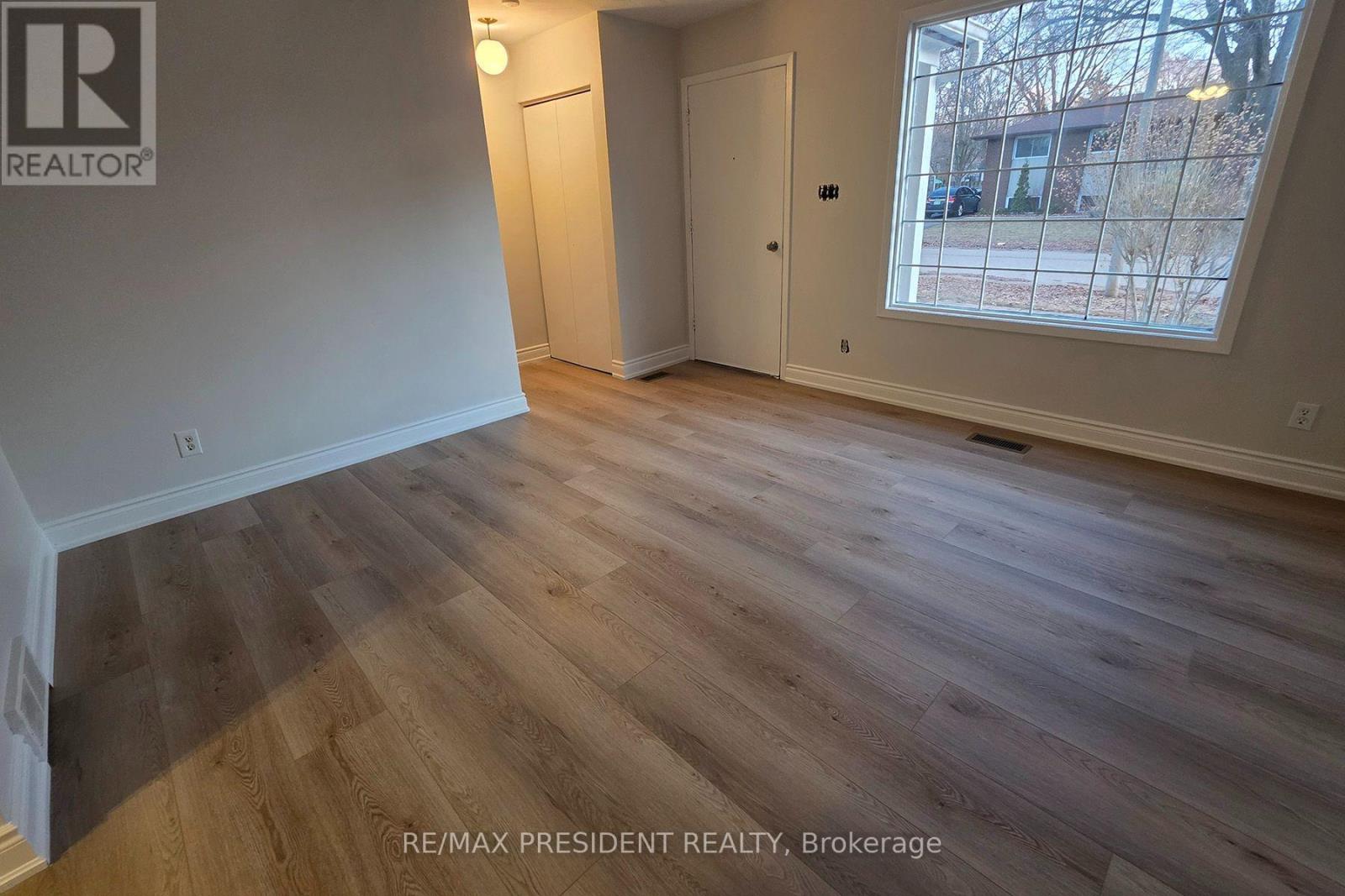 564 Brookhaven Crescent, Waterloo, Ontario  N2L 4R7 - Photo 13 - X13707380