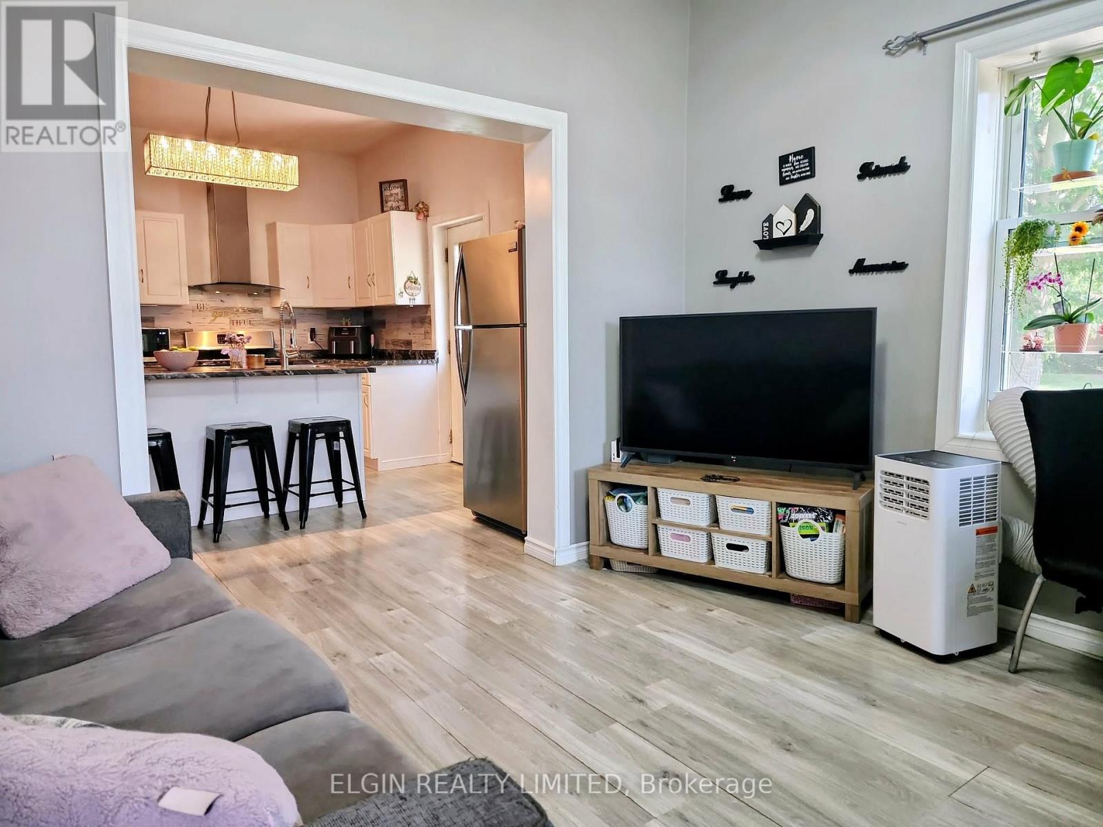 147 Victoria Street, Southwest Middlesex, Ontario  N0L 1M0 - Photo 11 - X13707838