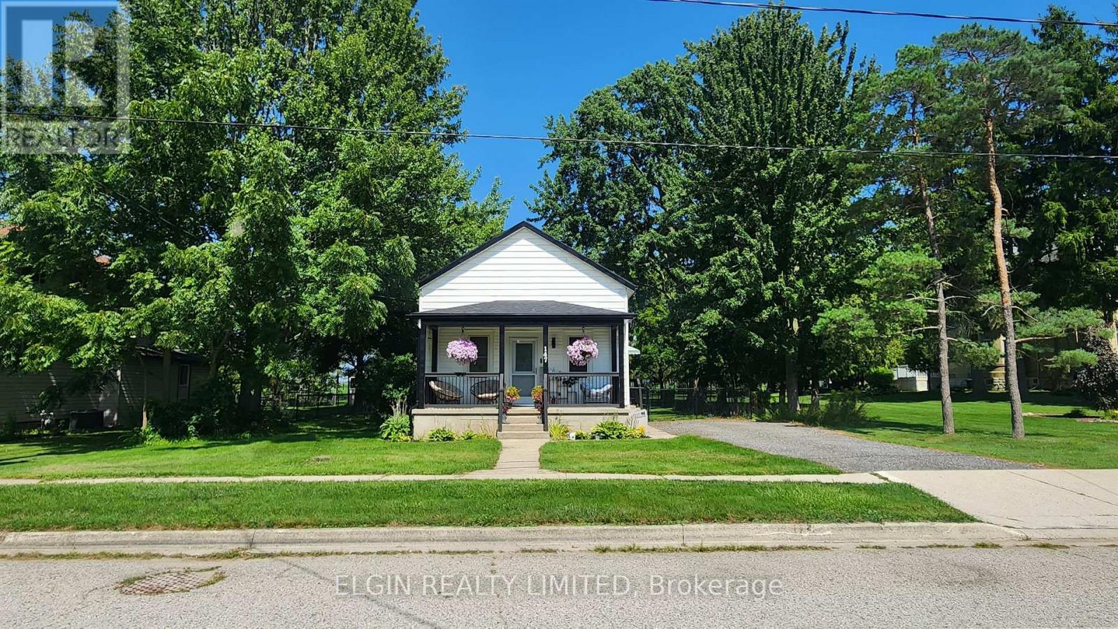 147 Victoria Street, Southwest Middlesex, Ontario  N0L 1M0 - Photo 3 - X13707838