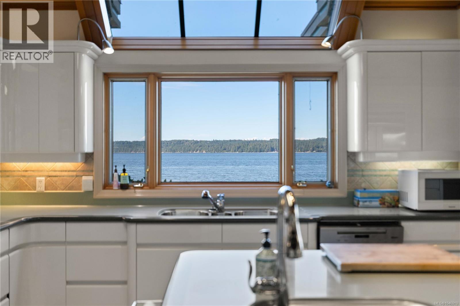 340 Berray Rd, Fanny Bay, British Columbia  V0R 1W0 - Photo 20 - 1046913