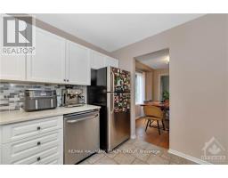 17 RAVENSCROFT COURT, Ottawa, Ontario