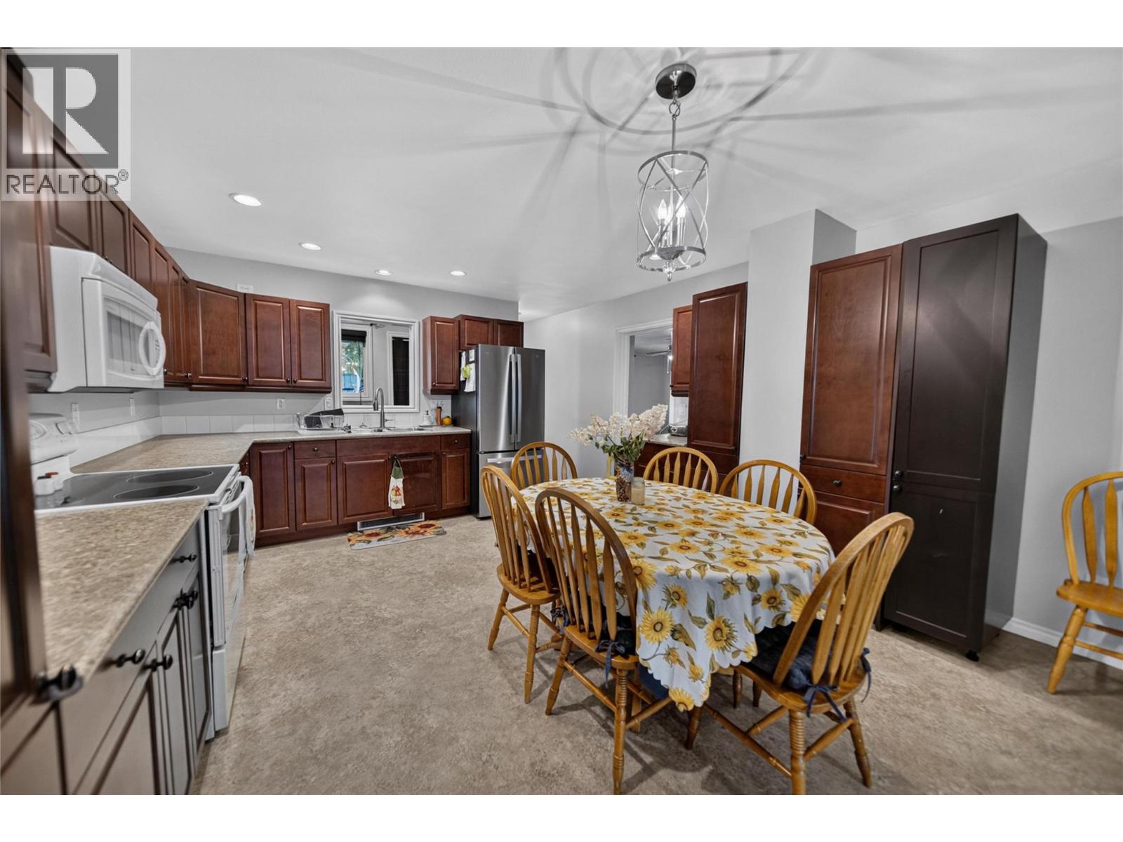 900 18a Avenue N, Cranbrook, British Columbia V1C 3X9 - Photo 6 - 10398339