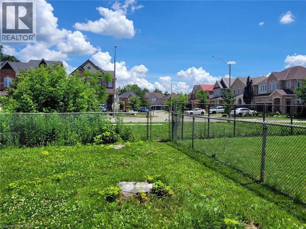 879 West 5th Street, Hamilton, Ontario  L9C 5R4 - Photo 16 - 40849101