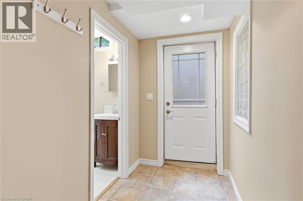 15 Pelham Drive Unit# Lower, Ancaster, Ontario  L9K 1L4 - Photo 3 - 40850278