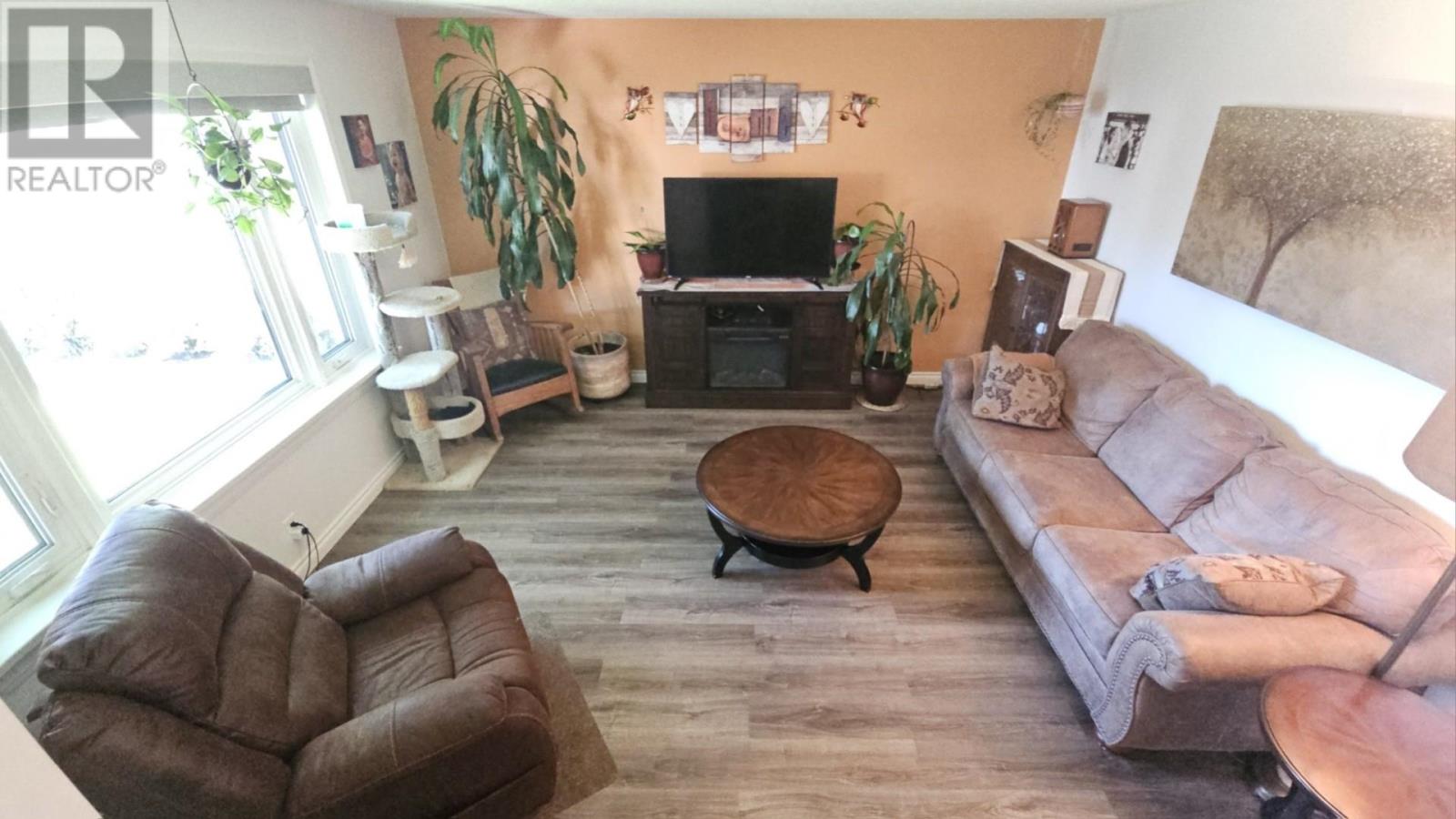 1820 Hamilton Ave, Thunder Bay, Ontario  P7E 4Y1 - Photo 2 - TB2602494