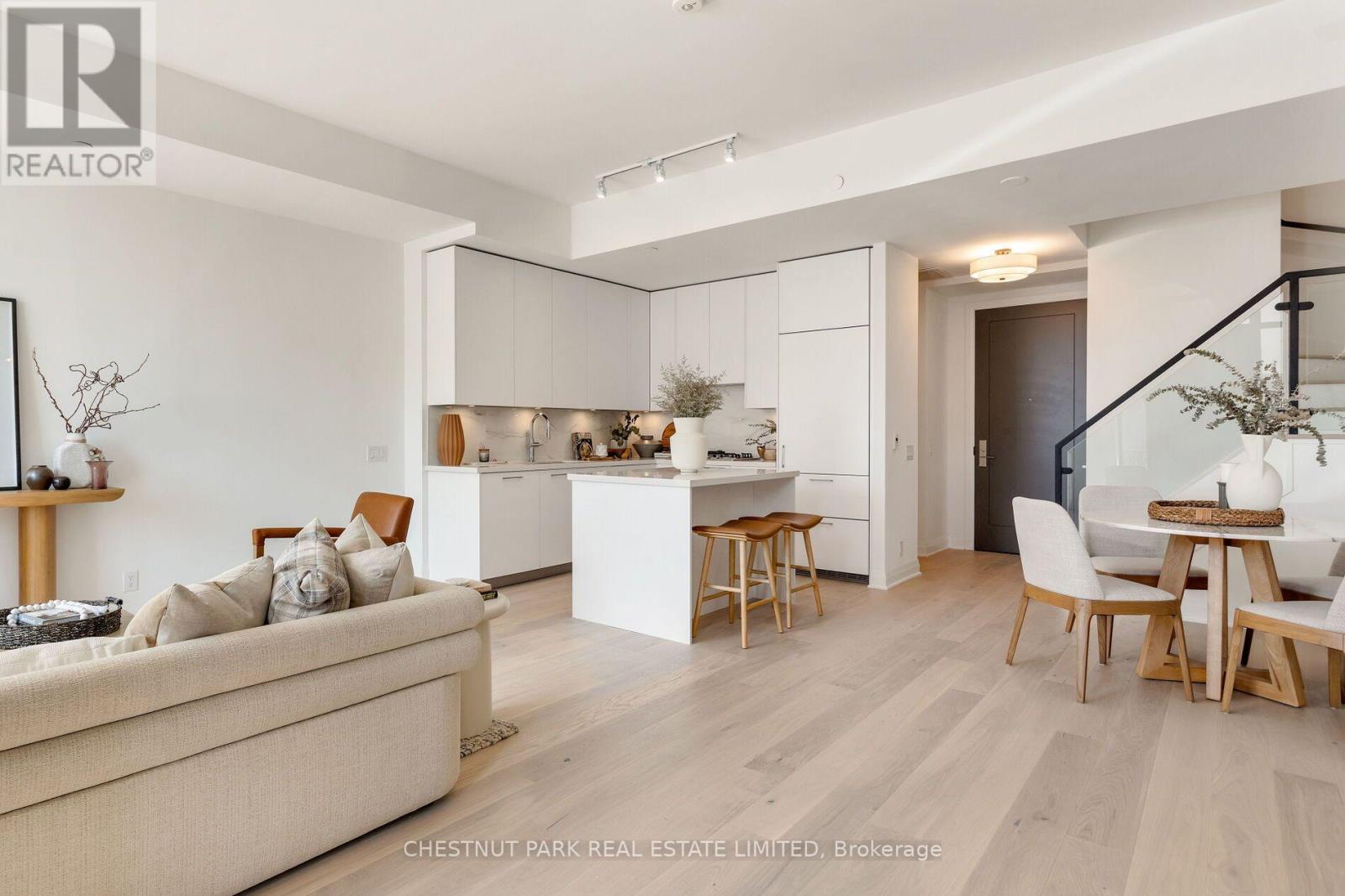 Th12 - 33 Frederick Todd Way, Toronto, Ontario  M4G 0C9 - Photo 3 - C13707794