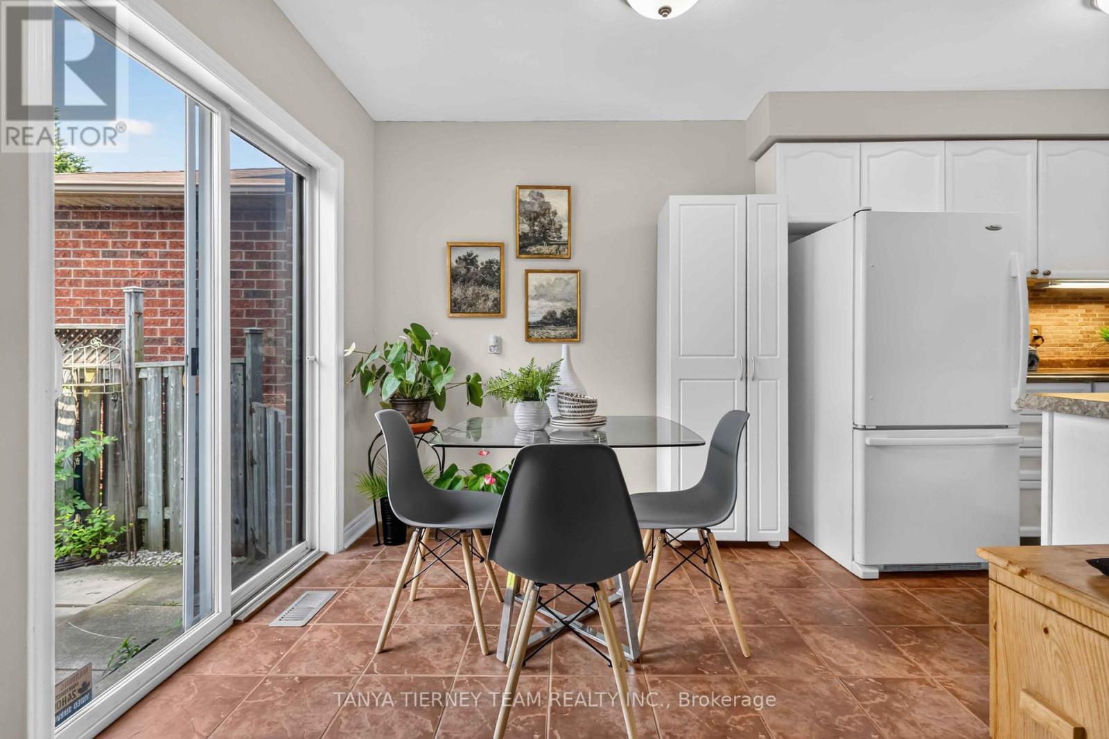 22 Sinden Drive, Whitby, Ontario  L1M 2B8 - Photo 19 - E13707772