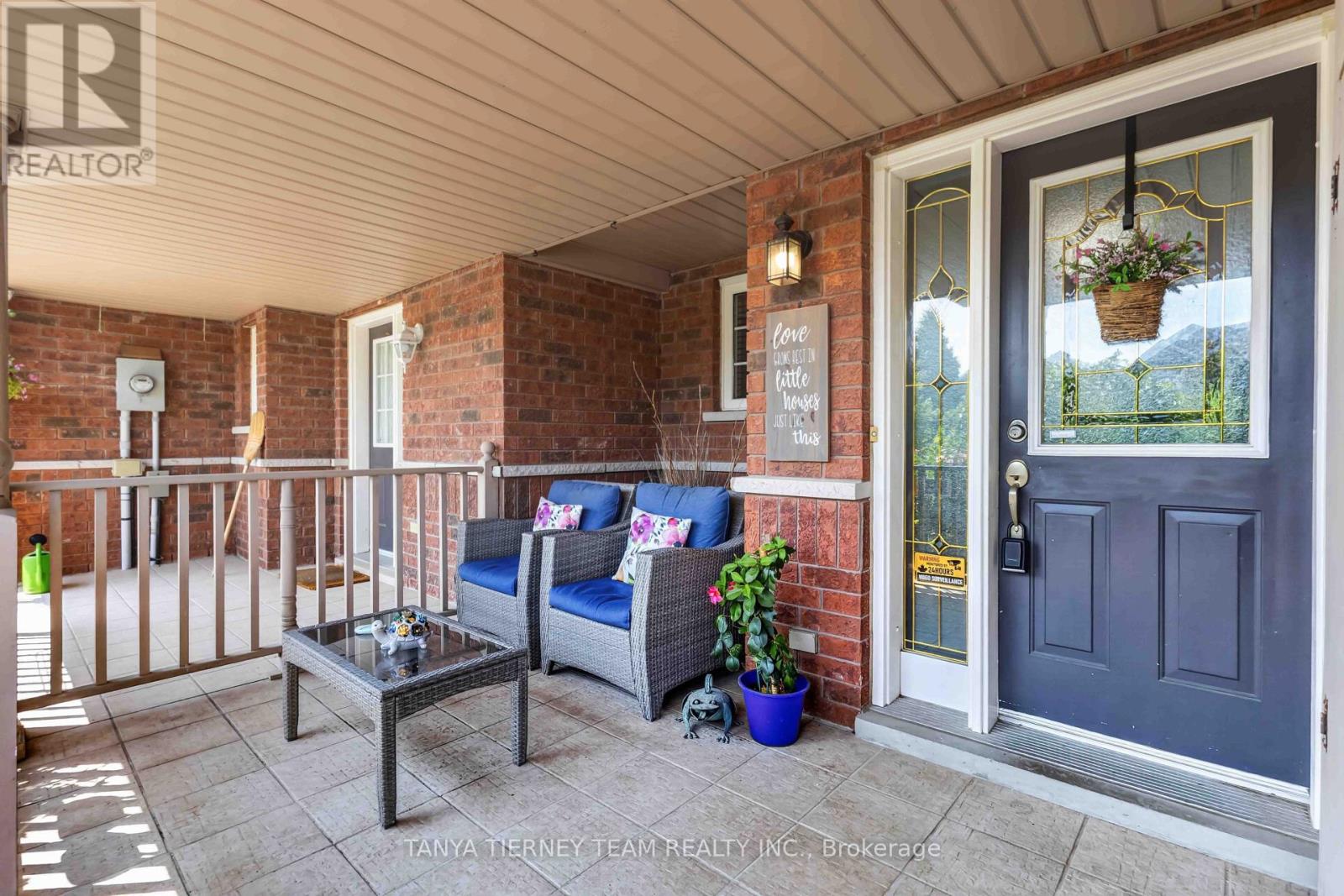 22 Sinden Drive, Whitby, Ontario  L1M 2B8 - Photo 4 - E13707772