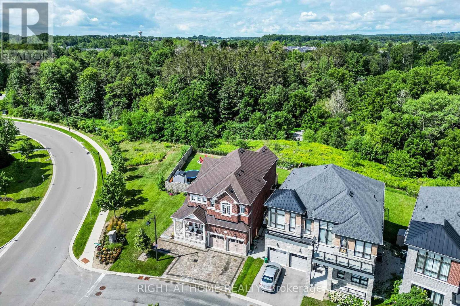 2 COTTONWOOD HOLLOW COURT, Aurora, Ontario