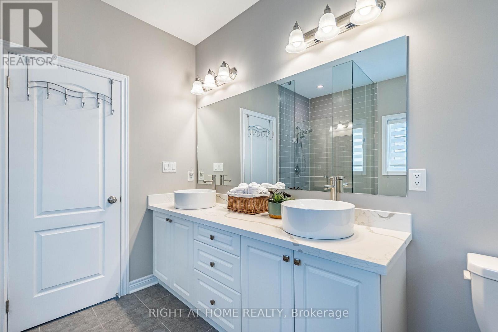 2 Cottonwood Hollow Court, Aurora, Ontario  L4G 3L8 - Photo 38 - N13707750