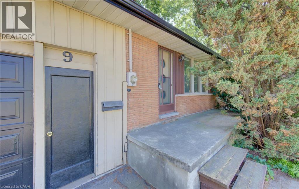 9 Rothsay Avenue, Kitchener, Ontario  N2B 3A2 - Photo 4 - 40857321