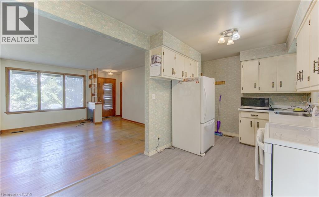 9 Rothsay Avenue, Kitchener, Ontario  N2B 3A2 - Photo 9 - 40857321