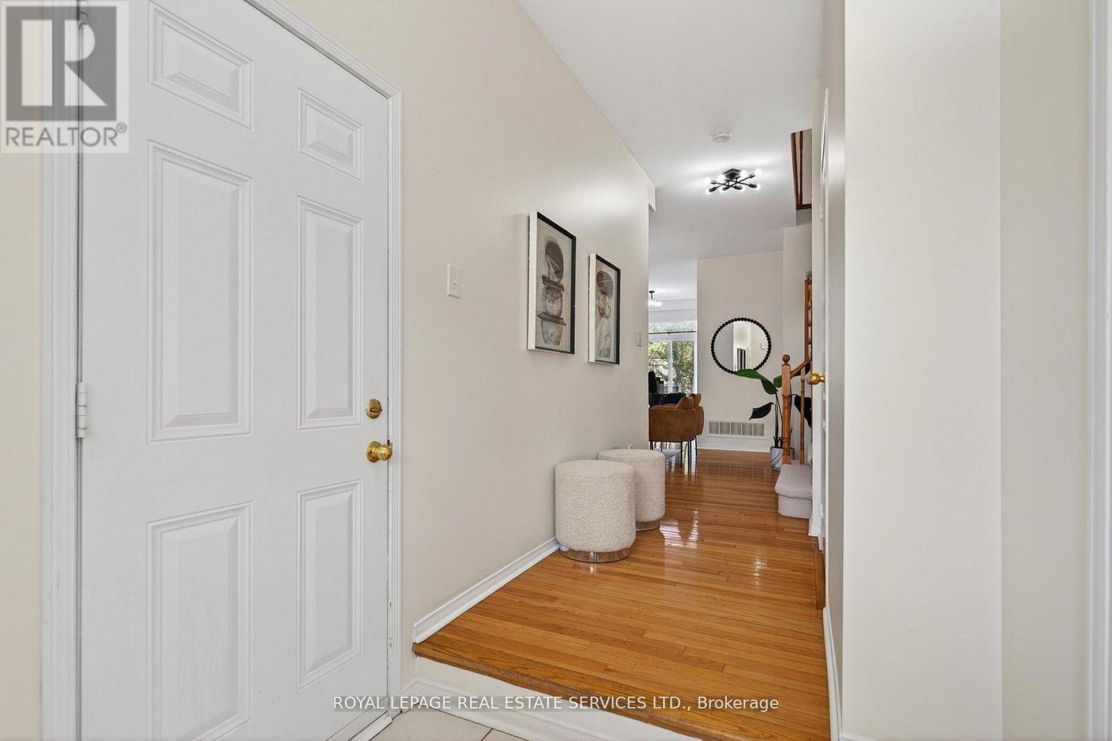 2307 Stone Glen Crescent, Oakville, Ontario  L6M 0C9 - Photo 3 - W13707766