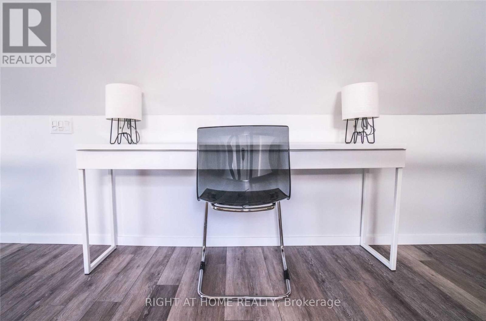 Loft - 164 Trafalgar Road, Oakville, Ontario  L6J 3G6 - Photo 4 - W13707796