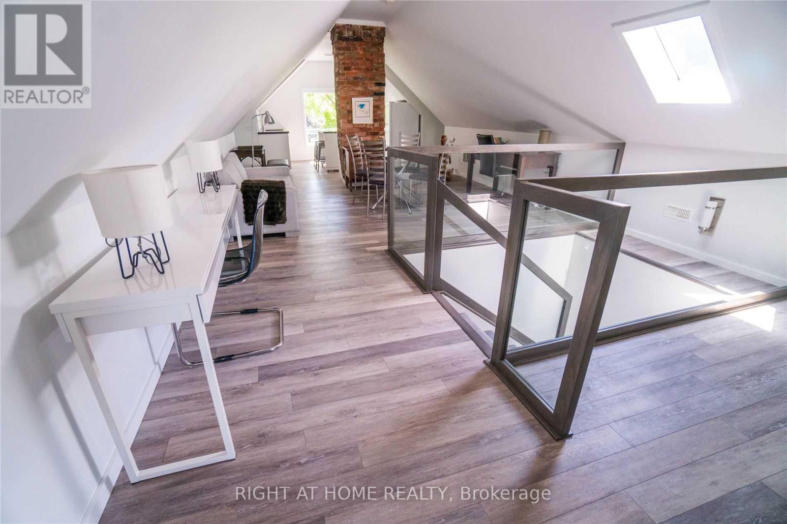 Loft - 164 Trafalgar Road, Oakville, Ontario  L6J 3G6 - Photo 5 - W13707796