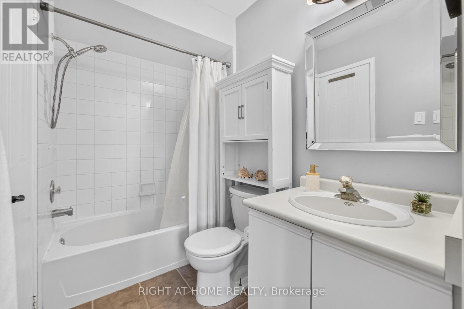 3 Beverly Lane, Halton Hills, Ontario  L7G 5L7 - Photo 24 - W13707816