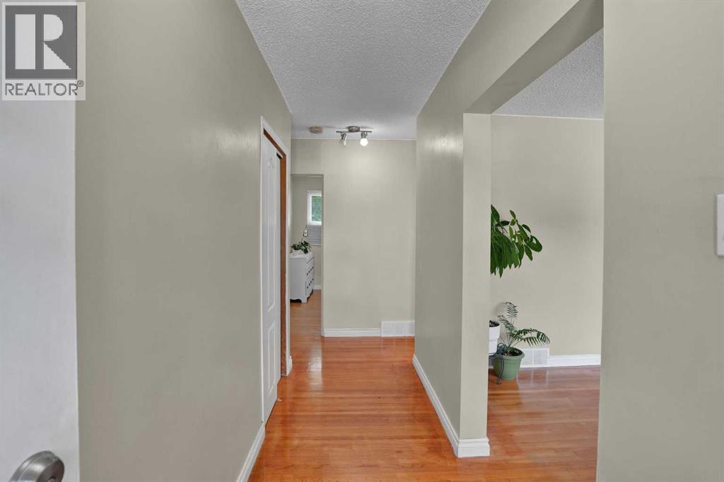 10315 8 Street Sw, Calgary, Alberta  T2W 0H2 - Photo 21 - A2328560