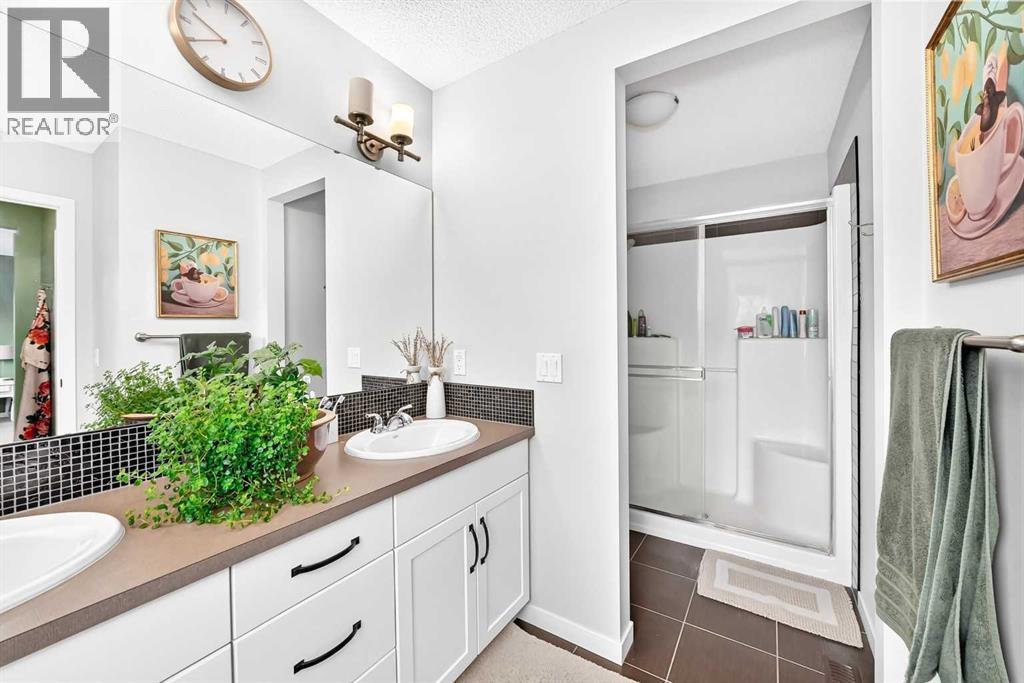 64 Sunset Square, Cochrane, Alberta  T4C 0H4 - Photo 19 - A2336754