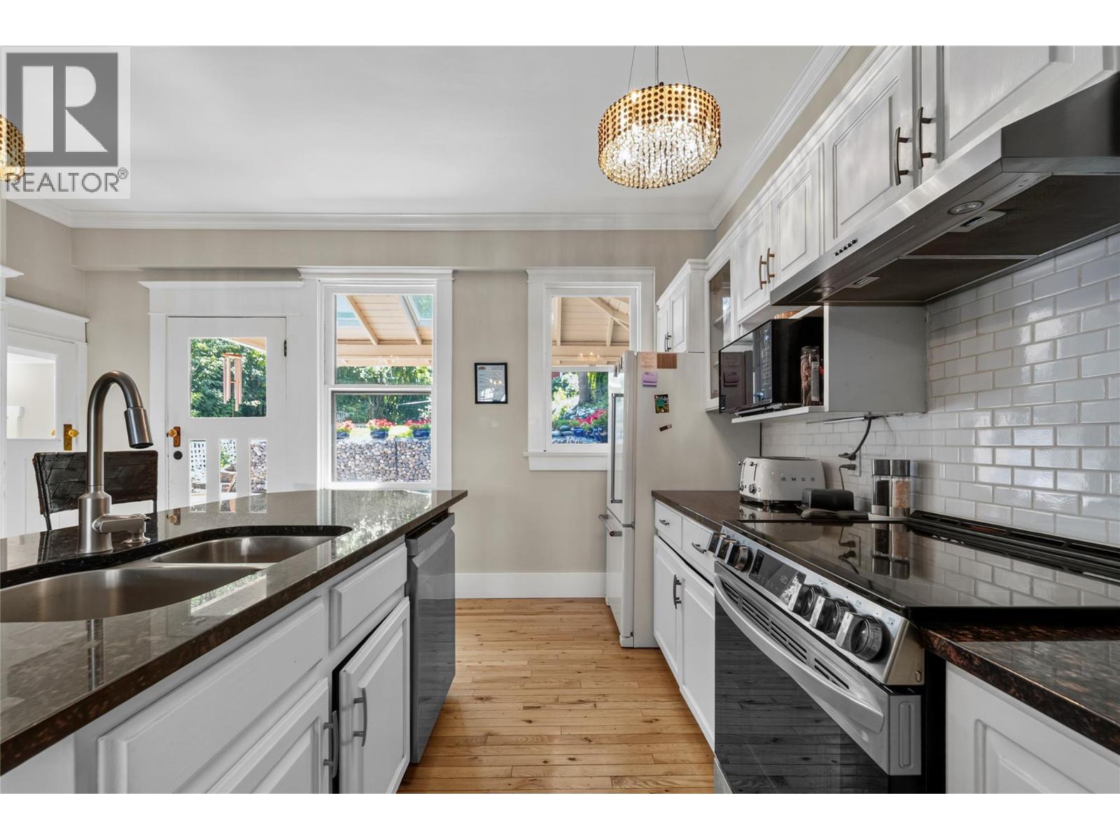 179 Battle St W Street, Kamloops, British Columbia  V2C 1G8 - Photo 4 - 10395089