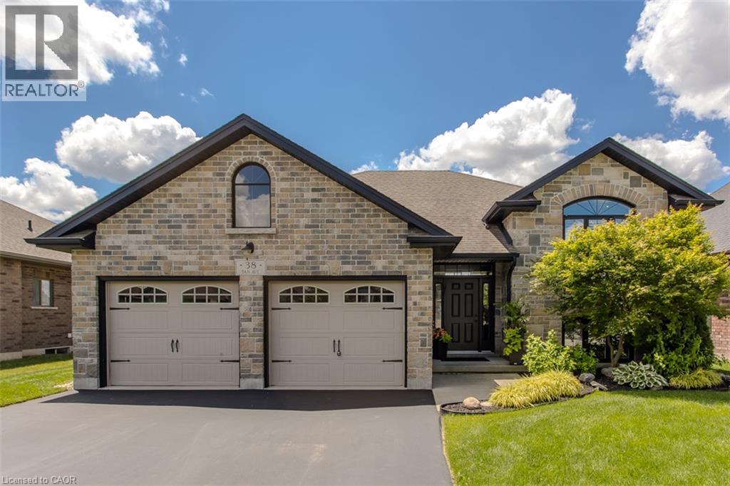 38 TAN Avenue, Waterford, Ontario