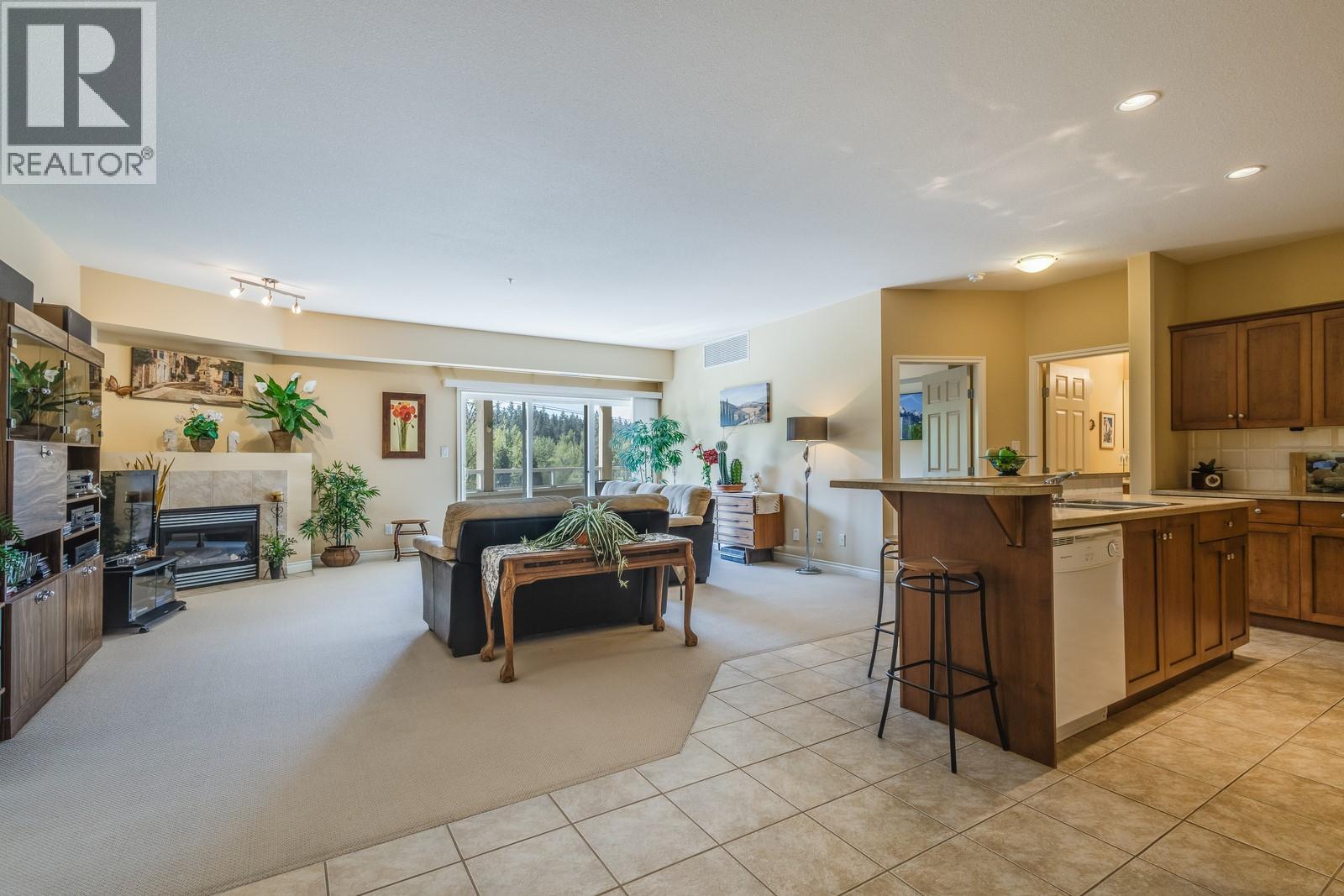 1961 Durnin Road Unit# 306, Kelowna, British Columbia  V1X 7Z6 - Photo 8 - 10380506