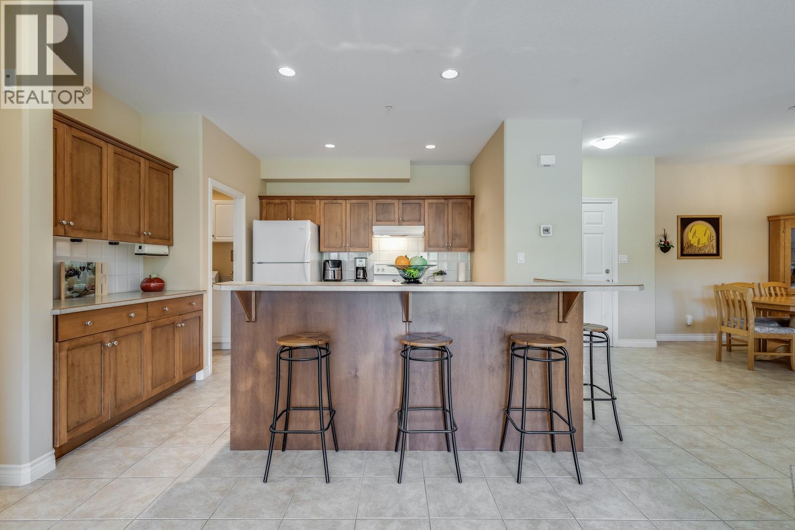 1961 Durnin Road Unit# 306, Kelowna, British Columbia  V1X 7Z6 - Photo 4 - 10380506