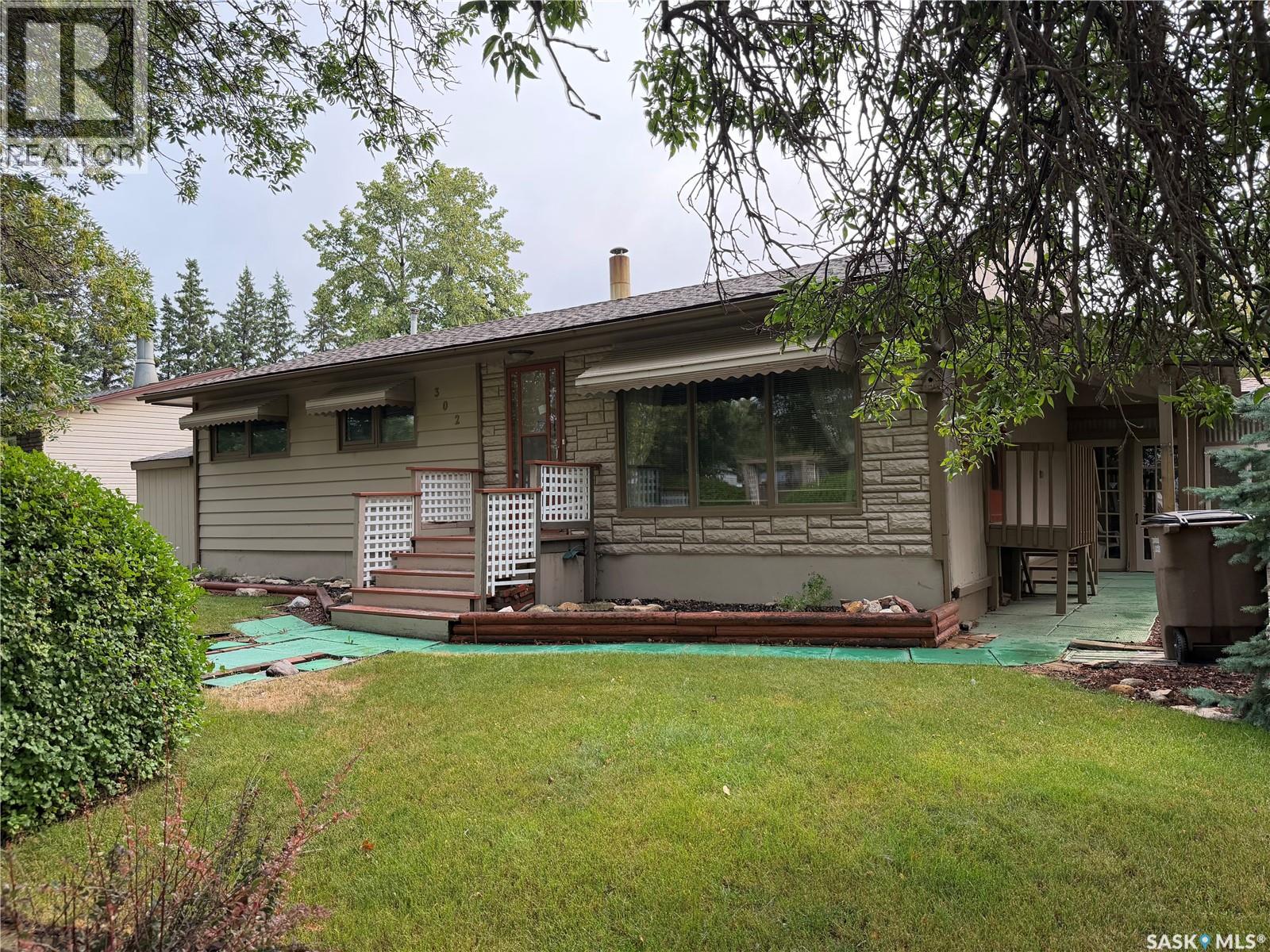 302 Bemford Street, Melfort, Saskatchewan  S0E 1A0 - Photo 2 - SK046449