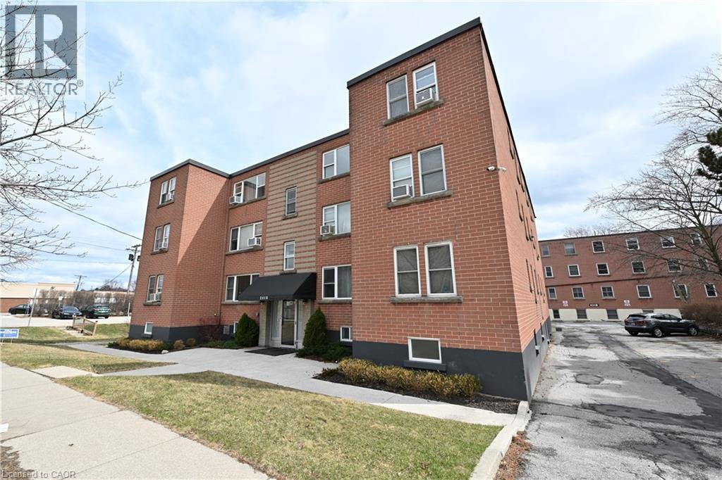 2418 New Street Unit# 11, Burlington, Ontario L7R 1J6 - Photo 3 - 40803721