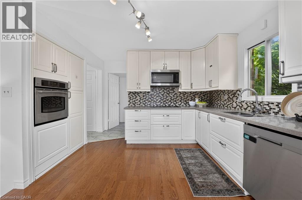 2450 Overton Drive, Burlington, Ontario L7P 4B5 - Photo 13 - 40848578