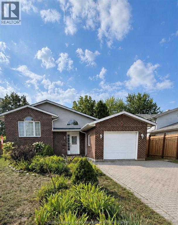 MLS# 26020615: 5 ALLEN COURT, Amherstburg, Canada
