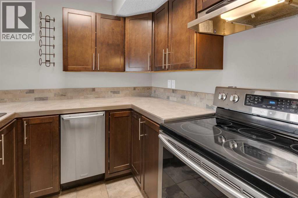1808, 2520 Palliser Drive Sw, Calgary, Alberta  T2V 4S9 - Photo 6 - A2336189