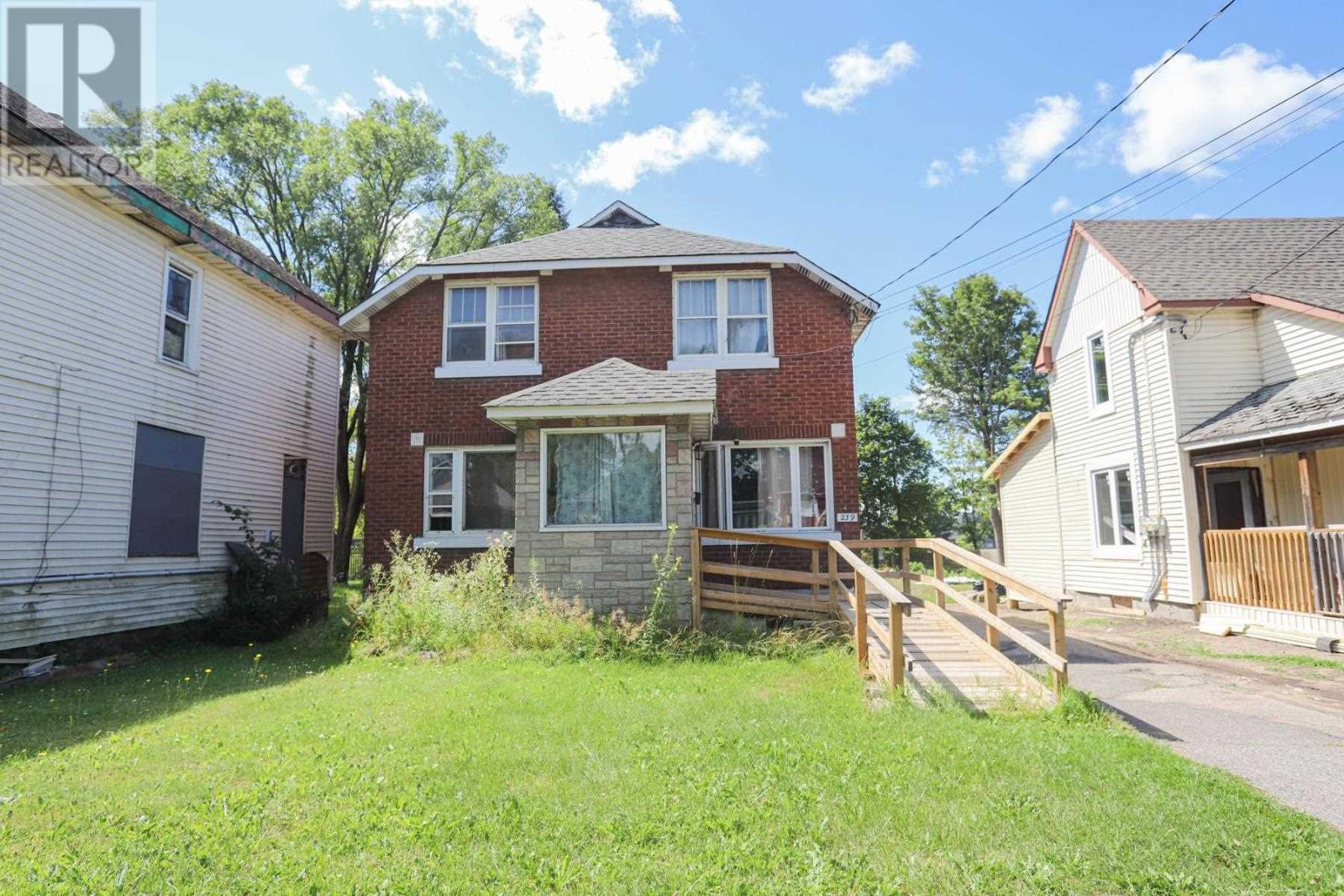 239 Wellington St, Sault Ste. Marie, Ontario P6A 2L7 - Photo 1 - SM262290