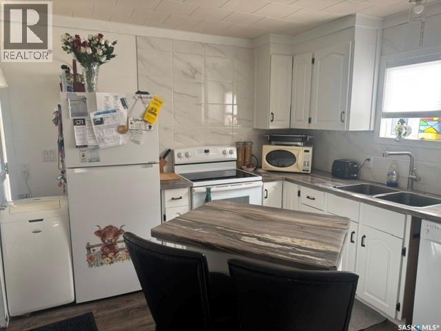 332 Mariner Avenue, Aquadeo, Saskatchewan  S0M 0L0 - Photo 2 - SK046455