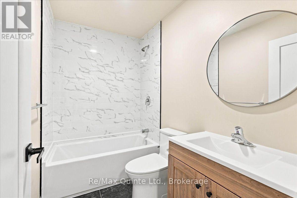 $1,200 MonthlyB - 445 Centre Street N, Greater Napanee, Ontario
