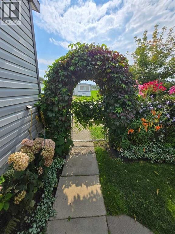 142 Rivervalley Estates, Whitecourt, Alberta  T7S 1K1 - Photo 3 - A2339630